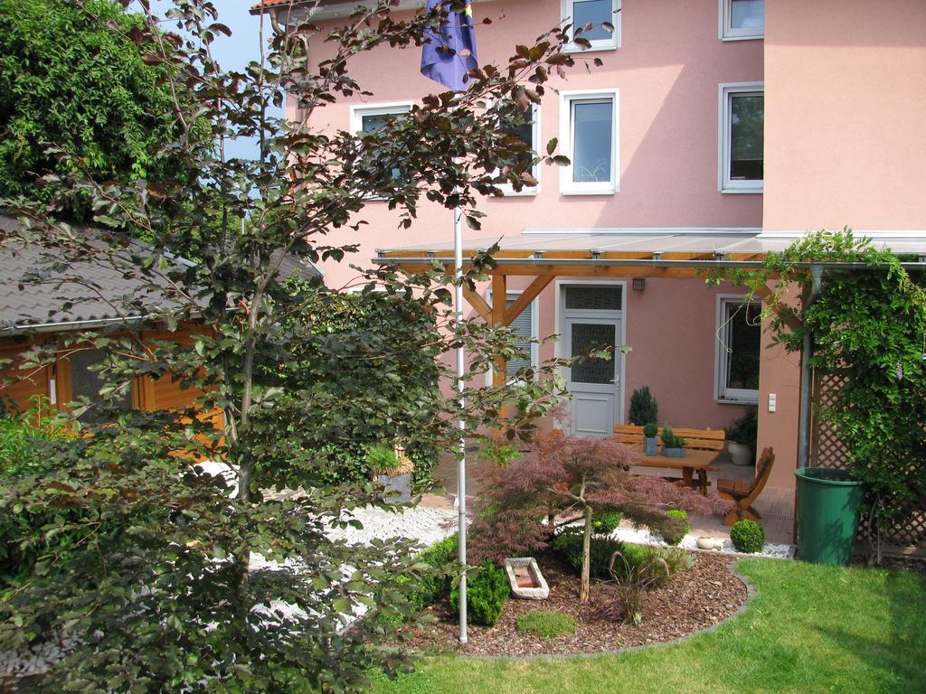Pension Appartementhaus Central Nordhausen Exterior photo